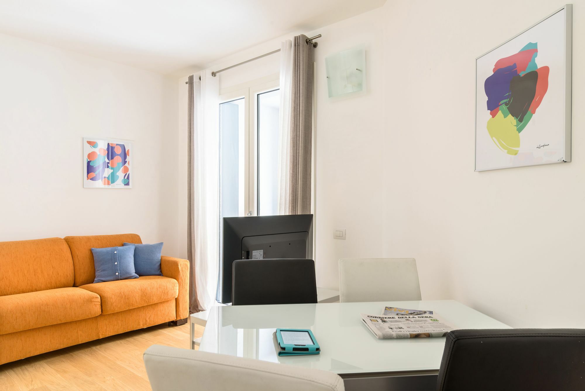 Апартаменти Joivy Sunny 1-Bed Flat With Balcony Мілан Екстер'єр фото